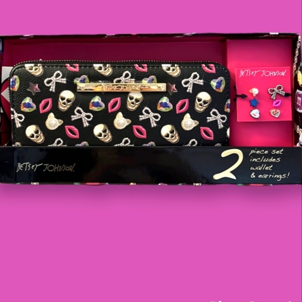 Betsey Johnson wallet and earrings gift set,skulls,bows and hearts Brand New.